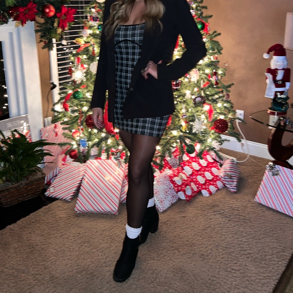 Dress (blazer not included) seamless material